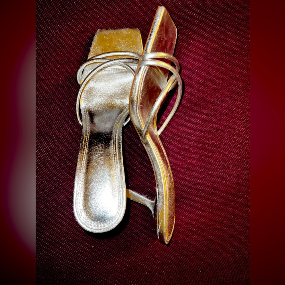 ZARA Beautiful Metallic Silver Slip On Front Strap Stiletto🔥🔥🔥 - Picture 6 of 12